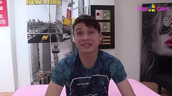 Venezuelan Straight Guy Floods Everything With Cum